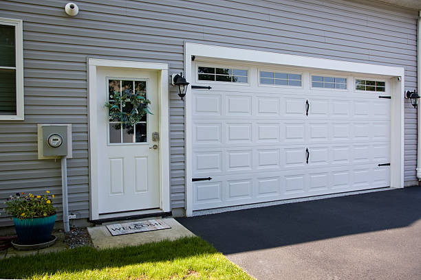 24/7 Emergency Garage Door Panel Replacement experts in Wyoming, MN